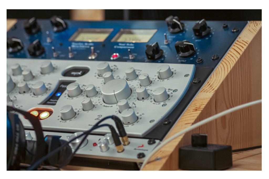 photo studio Bellecote, table de mixage, mastering, enregistrement musique